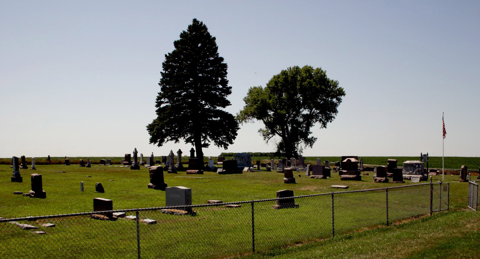 cemetery.jpg (310888 bytes)